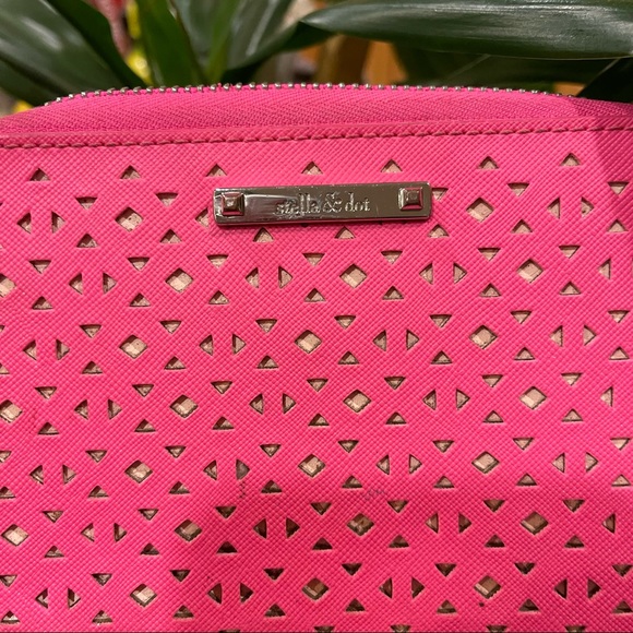 stella & dot zip around bifold wallet wristlet. Pink with geometric eyelets - Picture 3 of 8
